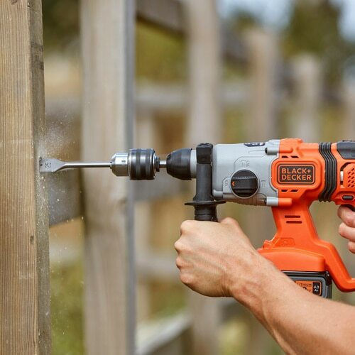 Black & Decker Impact Demolition Hammer Battery 18V 1x4Ah with Chuck SDS Plus BCD900M1K