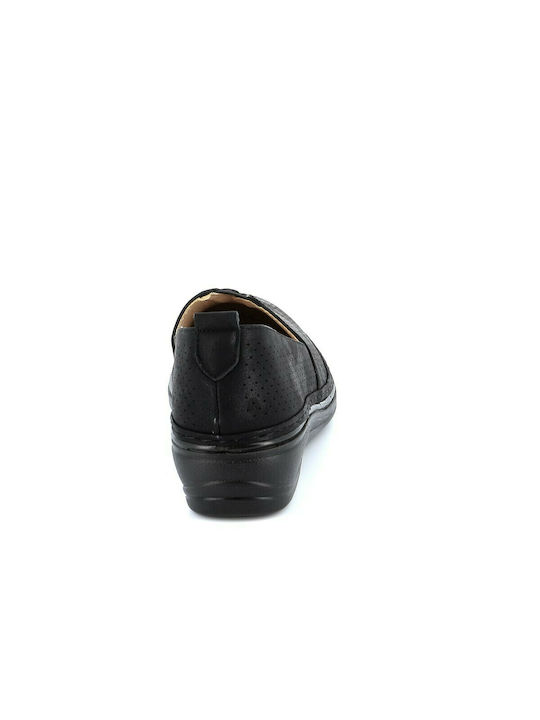 B-Soft Women's Moccasins in Black Color