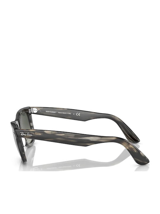Ray Ban Wayfarer Unisex Sonnenbrille mit Gray Kunststoff Gestell und Schwarz Verlaufsfarbe Linse RB2140 136071