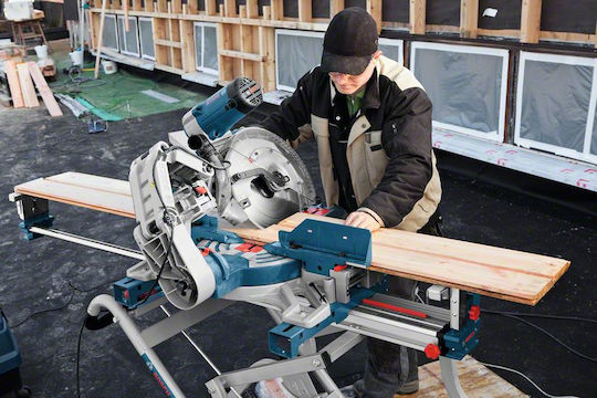 Bosch GCM 12 GDL Professional Фугопила Ток Плъзгащо се с Мощност 2000W, Диаметър на Диска за Рязане 305мм & Скорост на Рязане 3800обороти в минута