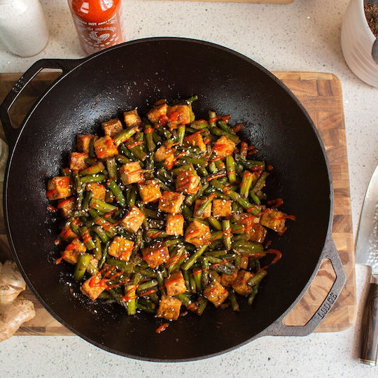Lodge Wok made of Cast Iron 35.5cm