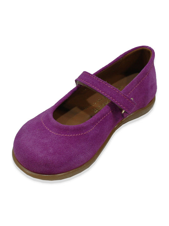 Children's ballet flats in magenta color