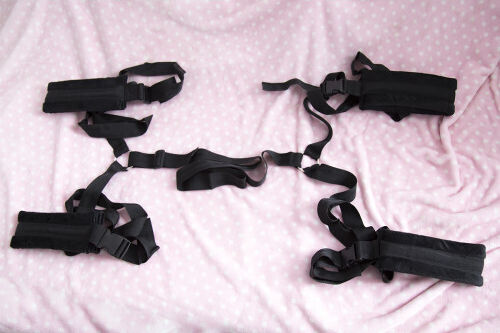 Naughty Toys Handfesseln Schwarz