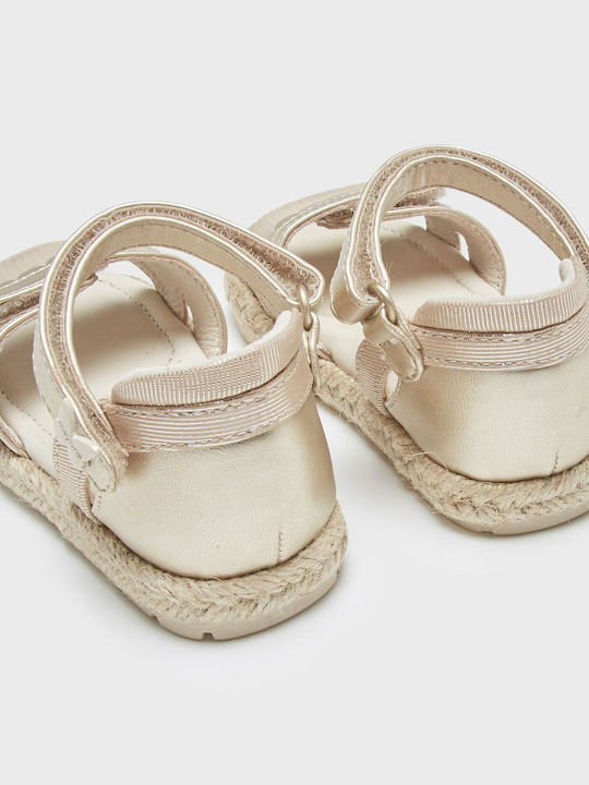 Mayoral Weiche Sohlenschuhe für Babys Gold Sandalen
