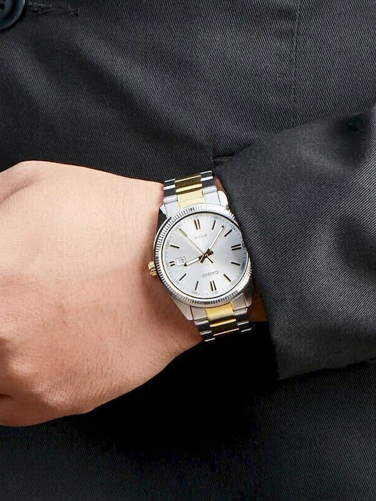 Casio Ανδρικό Ρολόι 44.2mm Μπαταρίας με Ασημί Μεταλλικό Μπρασελέ