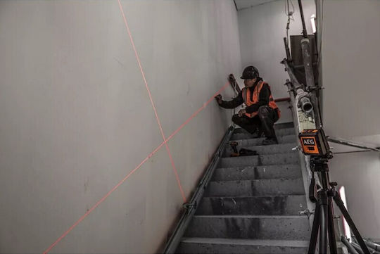AEG Tools CLR215-B Αυτορυθμιζόμενο Γραμμικό Αλφάδι Laser Κόκκινης Δέσμης με Εύρος Εργασίας 15m