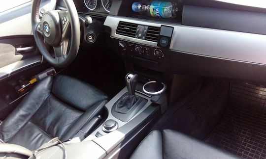Getränkehalter fürs Auto 1 Platz für Konsole für BMW E60 / E61 in Schwarz Farbe