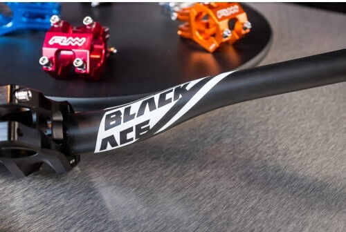Funn Blackace 86-00005 Bicycle Handlebar Mountain 31.8mm Rise 30mm x 785mm x 8° Back x 5.5° Up Carbon Black