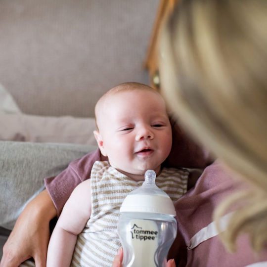 Tommee Tippee Glass Baby Bottle Closer To Nature Anti-colic with Silicone Teat for 0+ Months Pink Panda - Pink 250ml