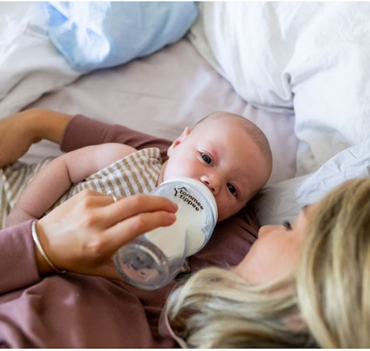 Tommee Tippee Glass Baby Bottle Closer To Nature Anti-colic with Silicone Teat for 0+ Months Pink Panda - Pink 250ml