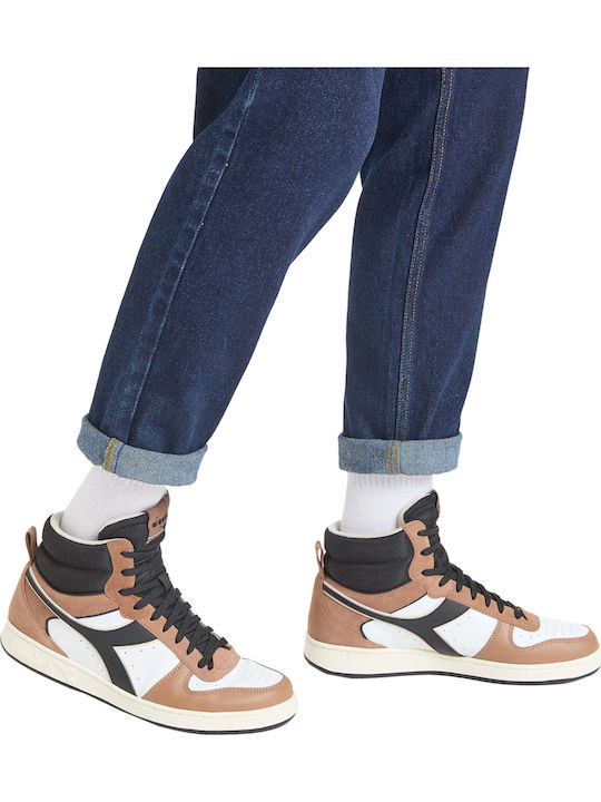 Diadora