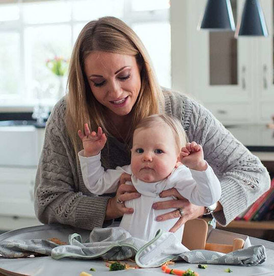 Tidy Tot Αδιάβροχη Ποδιά Σιλικόνης με Αυτοκόλλητο Bib & Tray Kit με Μανίκια Dove Grey
