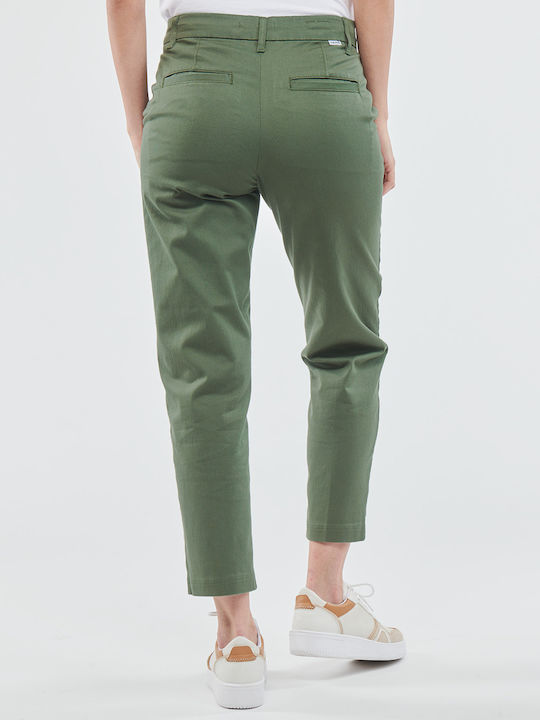 Levi's Essential Damen Chino Hose in Karotten Passform Khaki