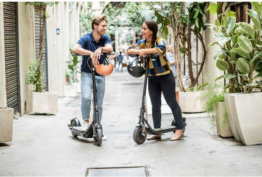 Ninebot F40I Electric Scooter with 25km/h Max Speed and 40km Autonomy in Black Color