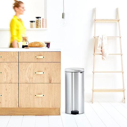 Brabantia NewIcon Κάδος Απορριμμάτων από Ανοξείδωτο Ατσάλι Matt Steel FPP με Πεντάλ 30lt Brabantia NewIcon Κάδος Απορριμμάτων από Ανοξείδωτο Ατσάλι Matt Steel FPP με Πεντάλ 30lt