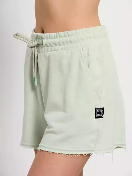 Women's Sporty Shorts Pistachio