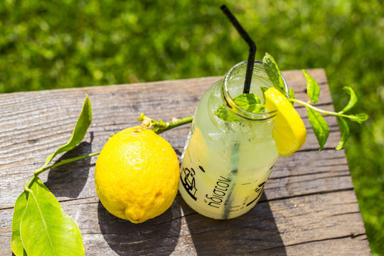 Ιdiston Lemonade Concentrated Non-Carbonated & Sugar-Free in Glass Bottle 750ml