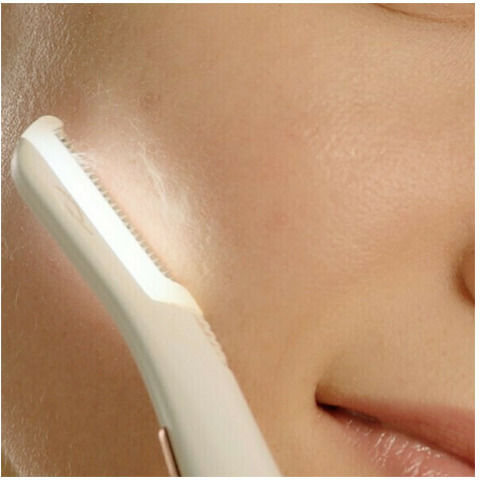 Flawless Dermaplane Glo Бръснач За Вежди