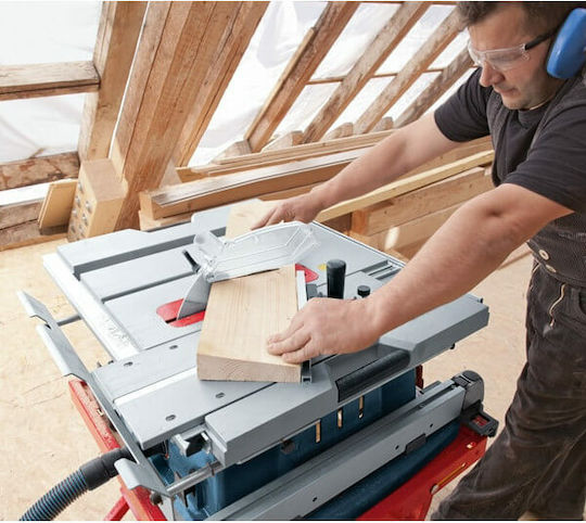 Bosch GTS 10 XC Дърводелски трион с мощност 2100W, Диаметър на диска за рязане 254мм и Скорост на рязане 3200обороти в минута