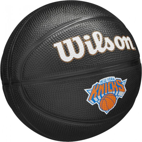 Wilson Team Tribute New York Knicks Mini Basketball Draußen