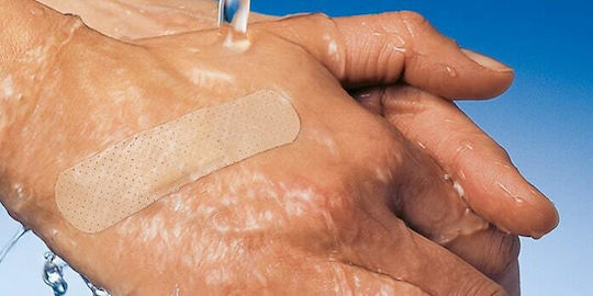 Hartmann Wasserdicht Selbstklebende Bandagen Dermaplast Universal 5 Μεγεθη 40Stück