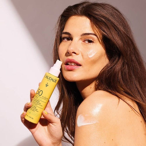 Caudalie Vinosun Cremă de Protecție Solară pentru Față & Corp SPF50 în Spray 150ml