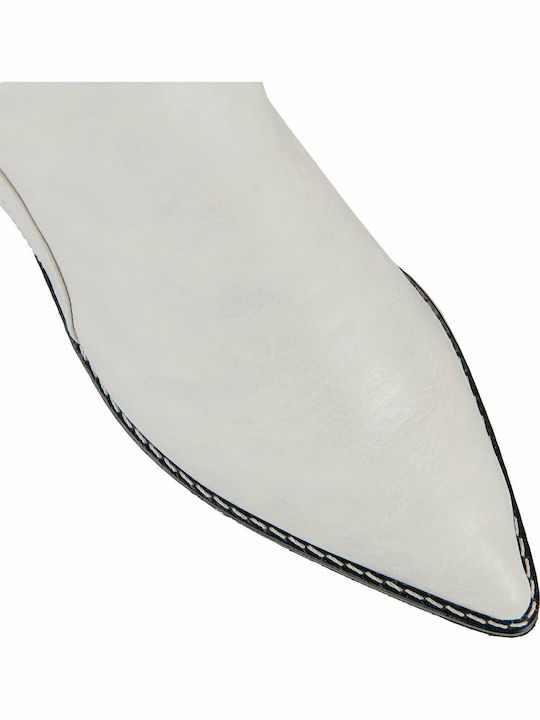 Silia D