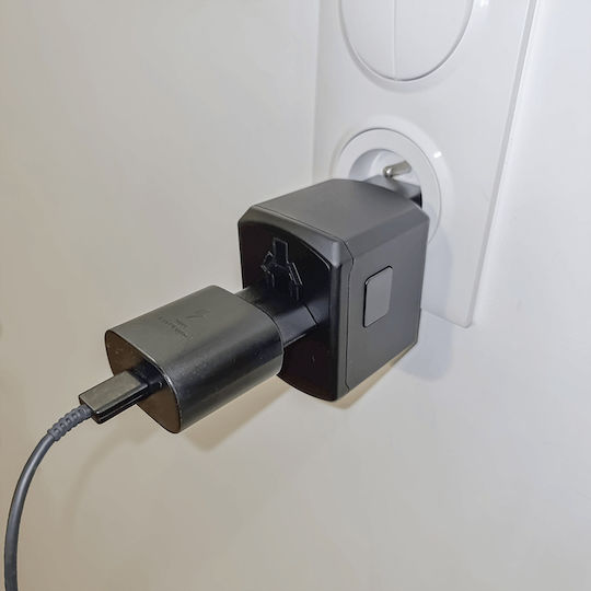 Xoopar Φορτιστής Χωρίς Καλώδιο με 3 Θύρες USB-A και Θύρα USB-C 15W Μαύρος (Tripper)