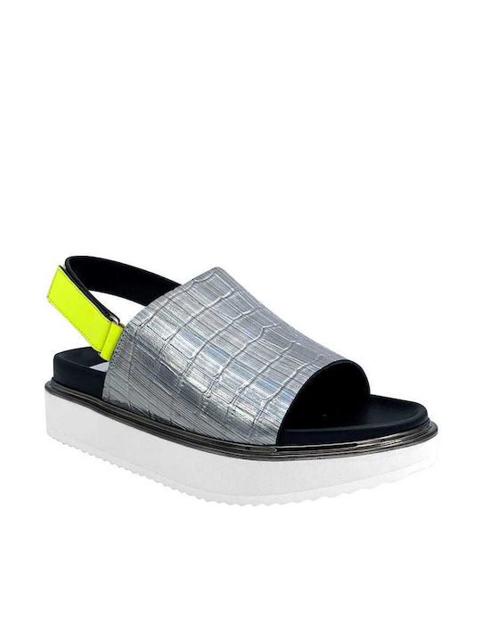 Favela Women's Flat Sandals in Silver Color