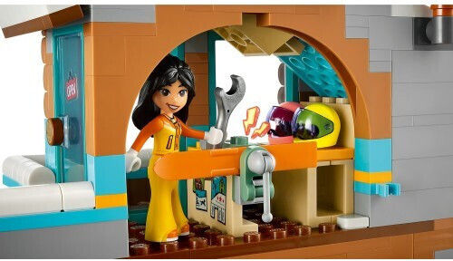 LEGO Friends Holiday Ski Slope & Cafe За Възраст 9+ Бройки 980
