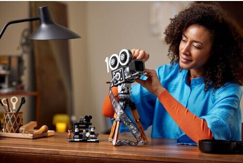 LEGO Disney Animation Tribute Camera for 18+ Years 811 Pieces