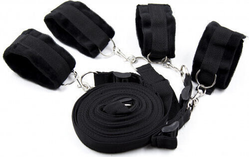 Set zur Bettfesselung in Schwarz Farbe
