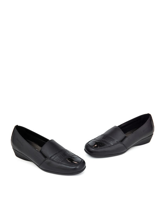 Women's Moccasins in Black Color