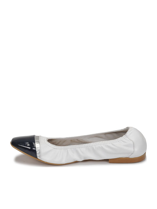Lederne Damen Ballerinas Spitz zulaufend in Weiß Farbe