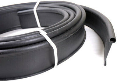 Primatera Plastic Garden Hedge in Black Colour 16x61cm