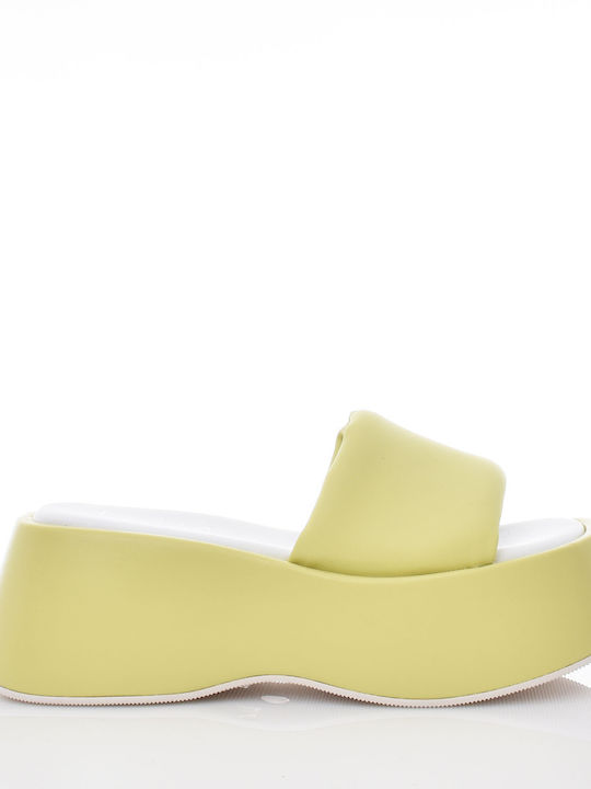 Favela Women's Flat Sandals in Yellow Color