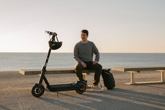 Segway Max G2 D Ηλεκτρικό Πατίνι με 20km/h Max Ταχύτητα και 70km Αυτονομία σε Μαύρο Χρώμα
