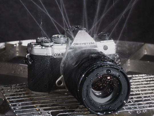 Olympus OM-5 Безогледален Фотоапарат Комплект (ED 14-150mm F4-5.6 II) Черна