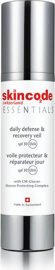 Skincode Essentials Ενυδατική Κρέμα Προσώπου Ημέρας με SPF30 40ml