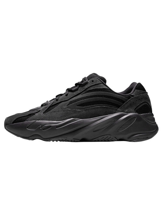 Yeezy Boost 700 Sneakers Vanta