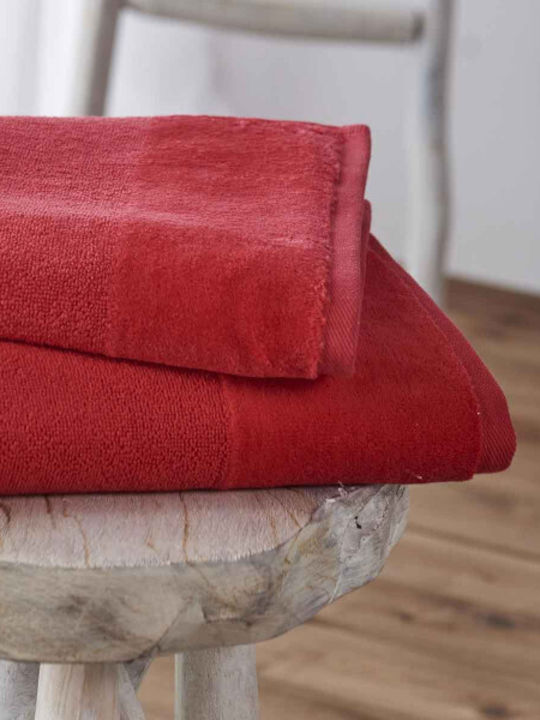 Living Home Bath Towel Softfeel 70x140cm. Red