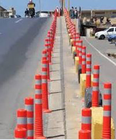 Traffic Column Signage made of Plastic in Orange Colour 45x45cm