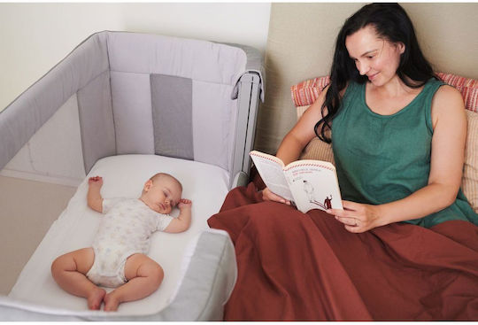 Chicco Wiege Next2Me Forever mit Matratze und Rädern Honey Beige