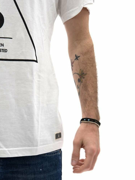 T-shirt White