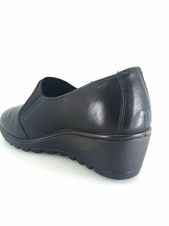 Leather Women's Moccasins in Black Color