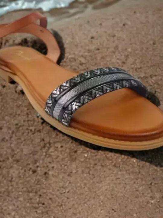 Flache Sandalen für Damen in Schwarz Farbe