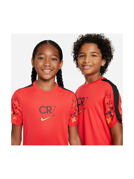 Nike Children's T-shirt ''Nike Sportswear CR7 T-Shirt'' does not mention any color. Sportswear Cr7