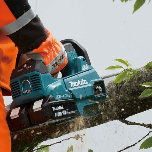 Makita Battery Chainsaw 4x5Ah 18V 3.3kg with Blade 25cm