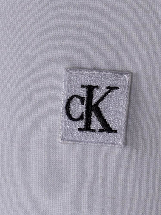 Тениска White.