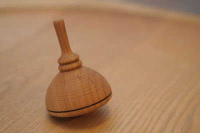 Mader-Kreiselmanufaktur Wooden Spinning Top